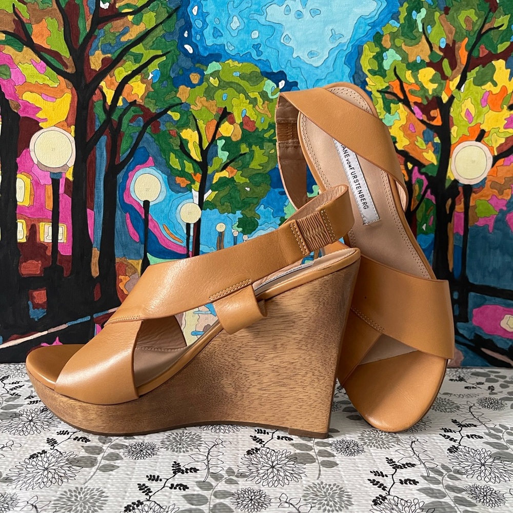 Authentic Diane Von Furstenberg DVF Wedge Heels (Size 8M)